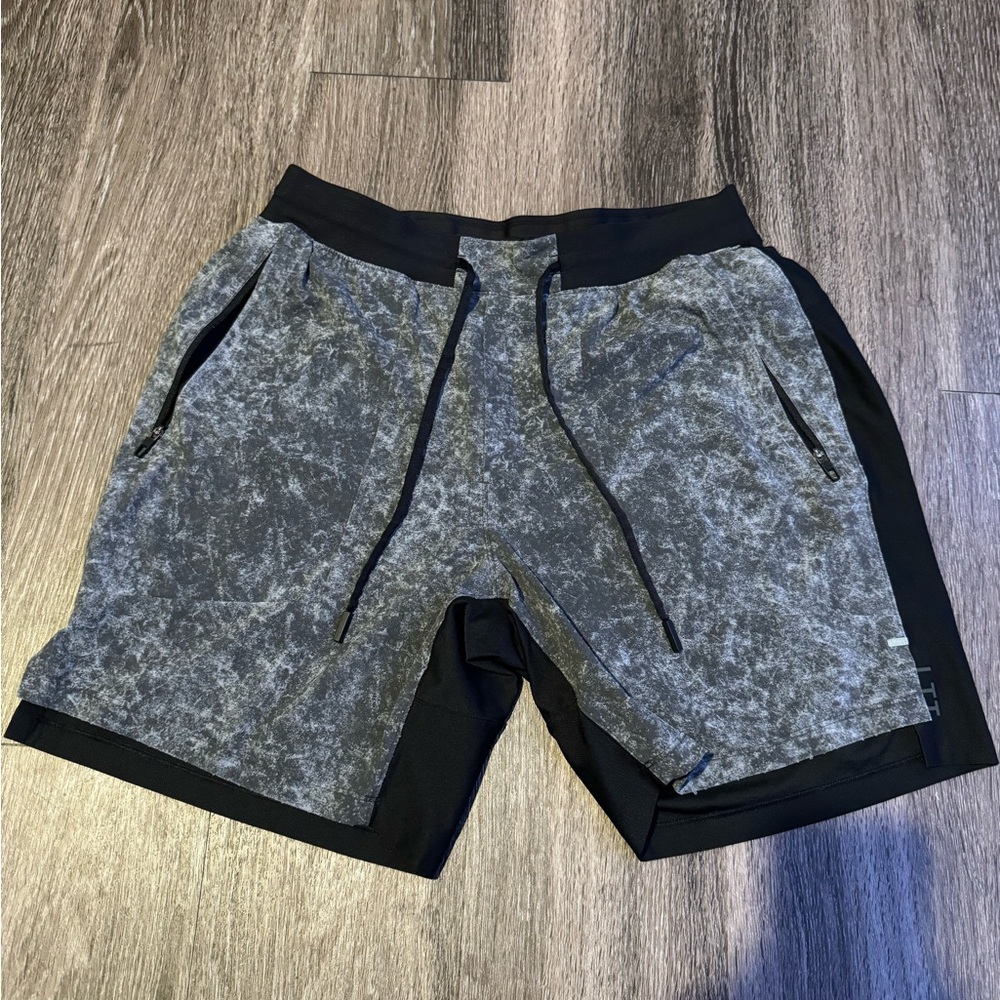 Men’s lululemon bowline shorts